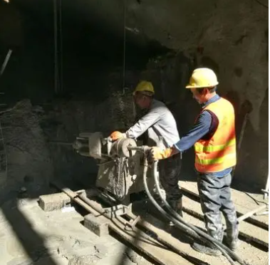 金秀水下抗分散灌浆料特点 水下不分散注浆料介绍