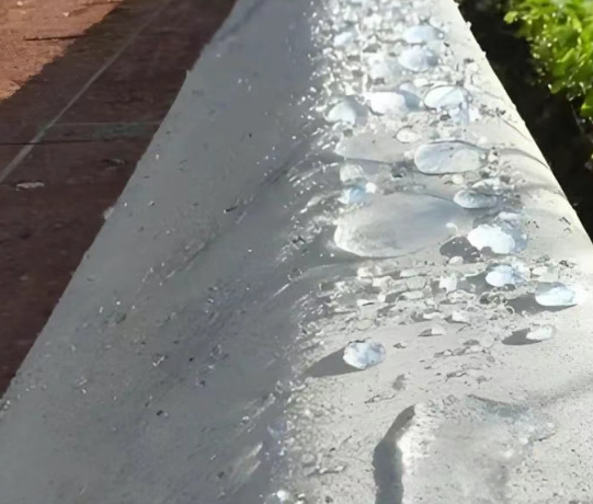 金秀硅烷浸渍涂料在混凝土保护中的应用